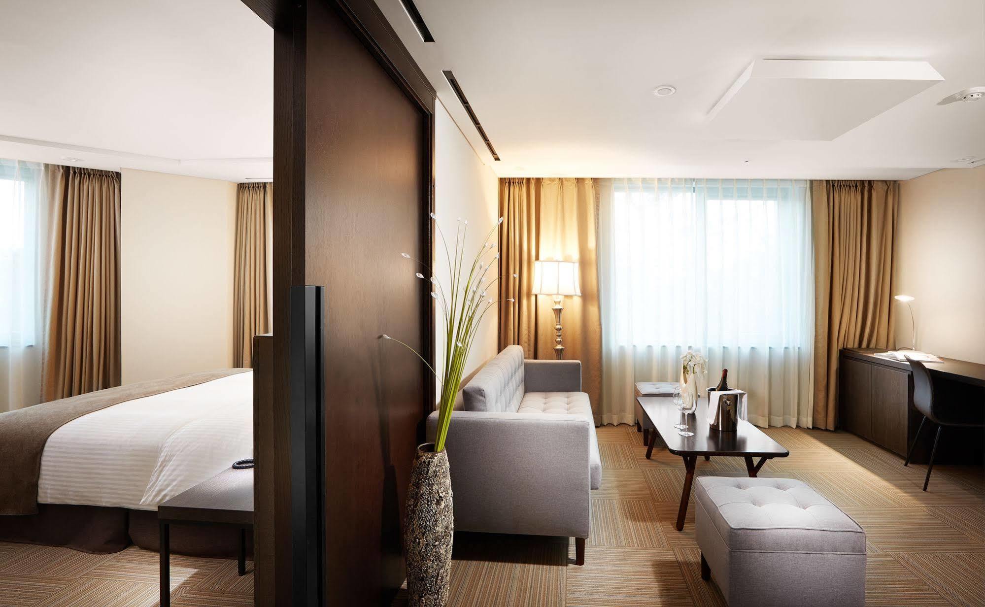 Hotel Prumir Hwaseong Bagian luar foto